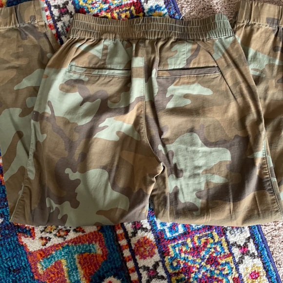 Levi cropped camo pants - Picture 4 of 4